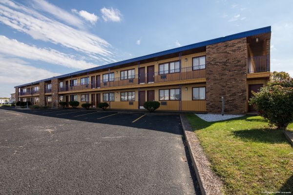 Scottish Inns and Suites (Eau Claire)
